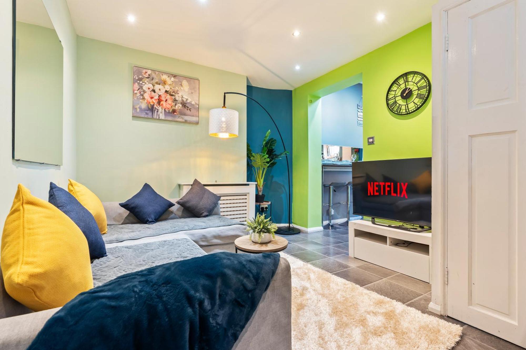 Comfy 4br House Close To Subway Сasa de vacaciones Londres