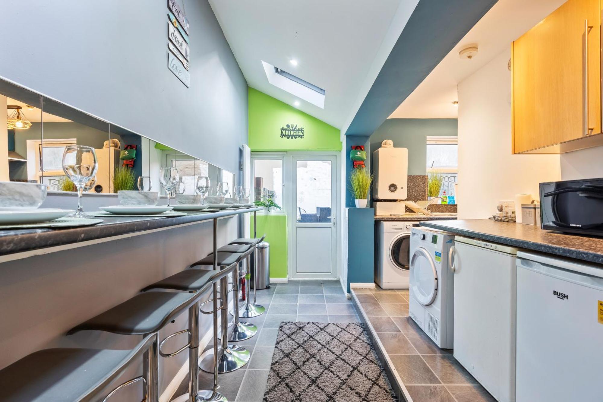 Comfy 4br House Close To Subway Сasa de vacaciones Londres
