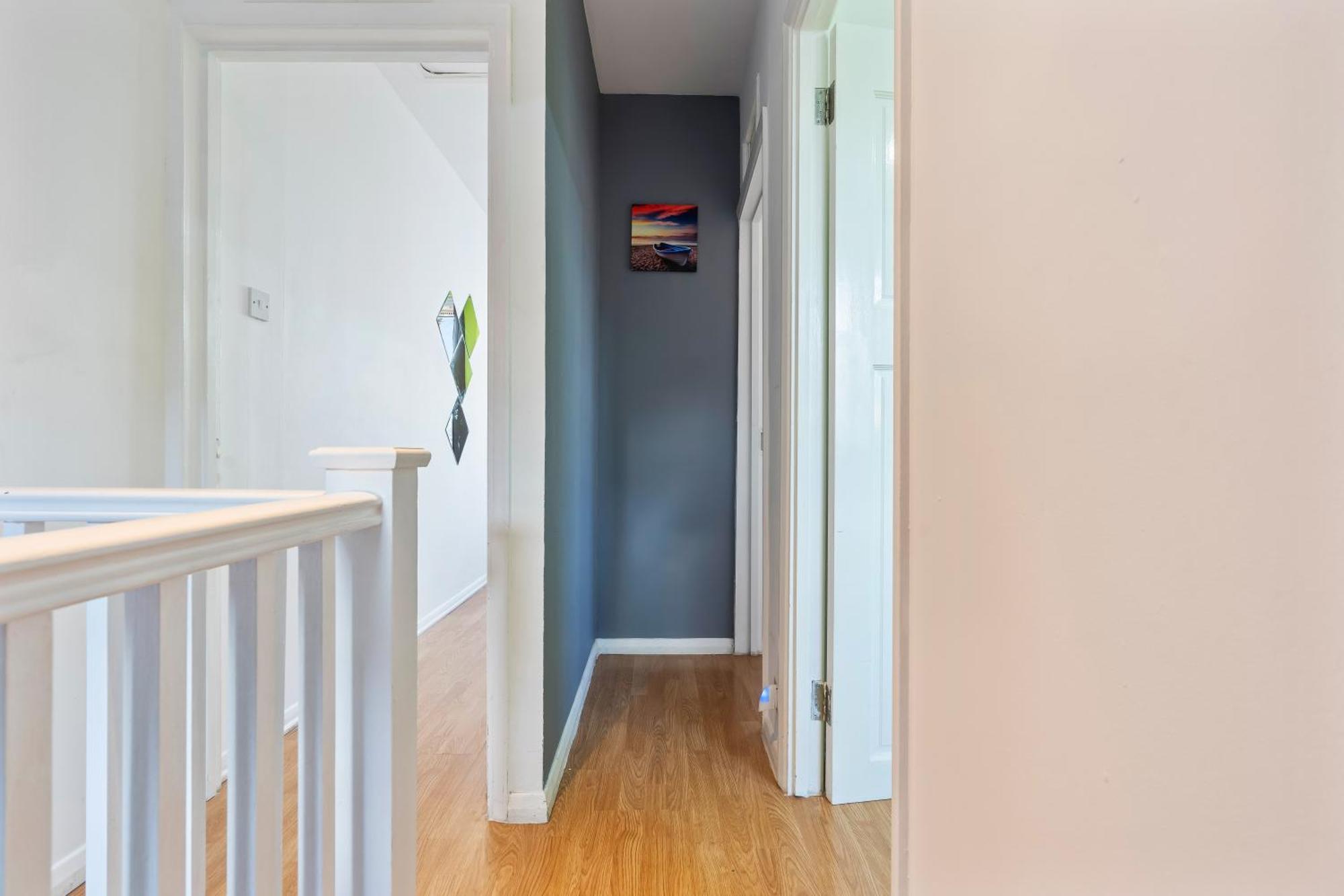 Comfy 4br House Close To Subway Сasa de vacaciones Londres